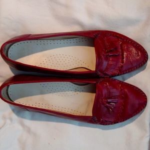 Softspot Burgundy Leather Loafers Size 9 Gently Warn